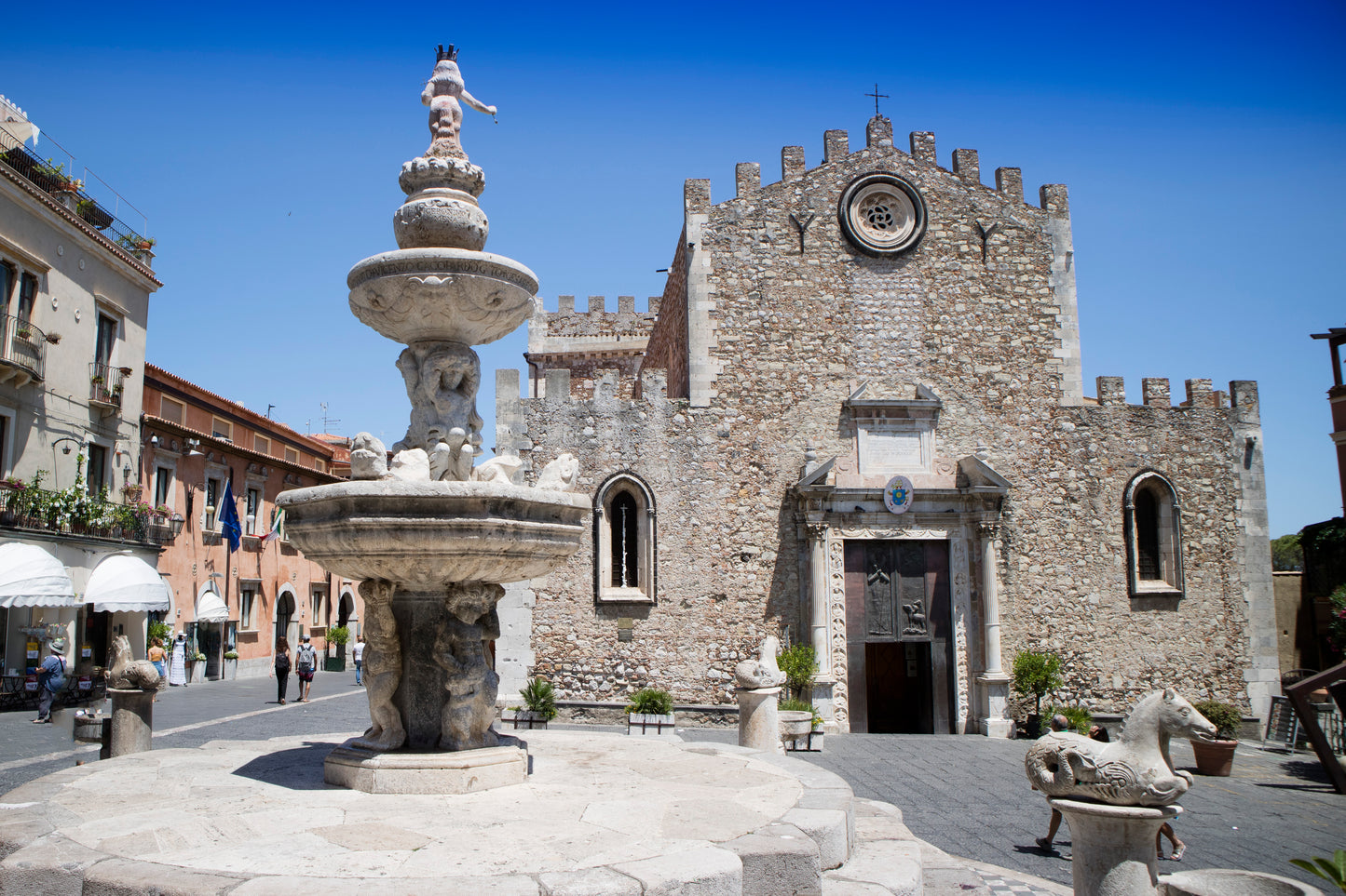 Scents of Sicily Collection - 18 oz soy candle - Taormina (hydrangea)