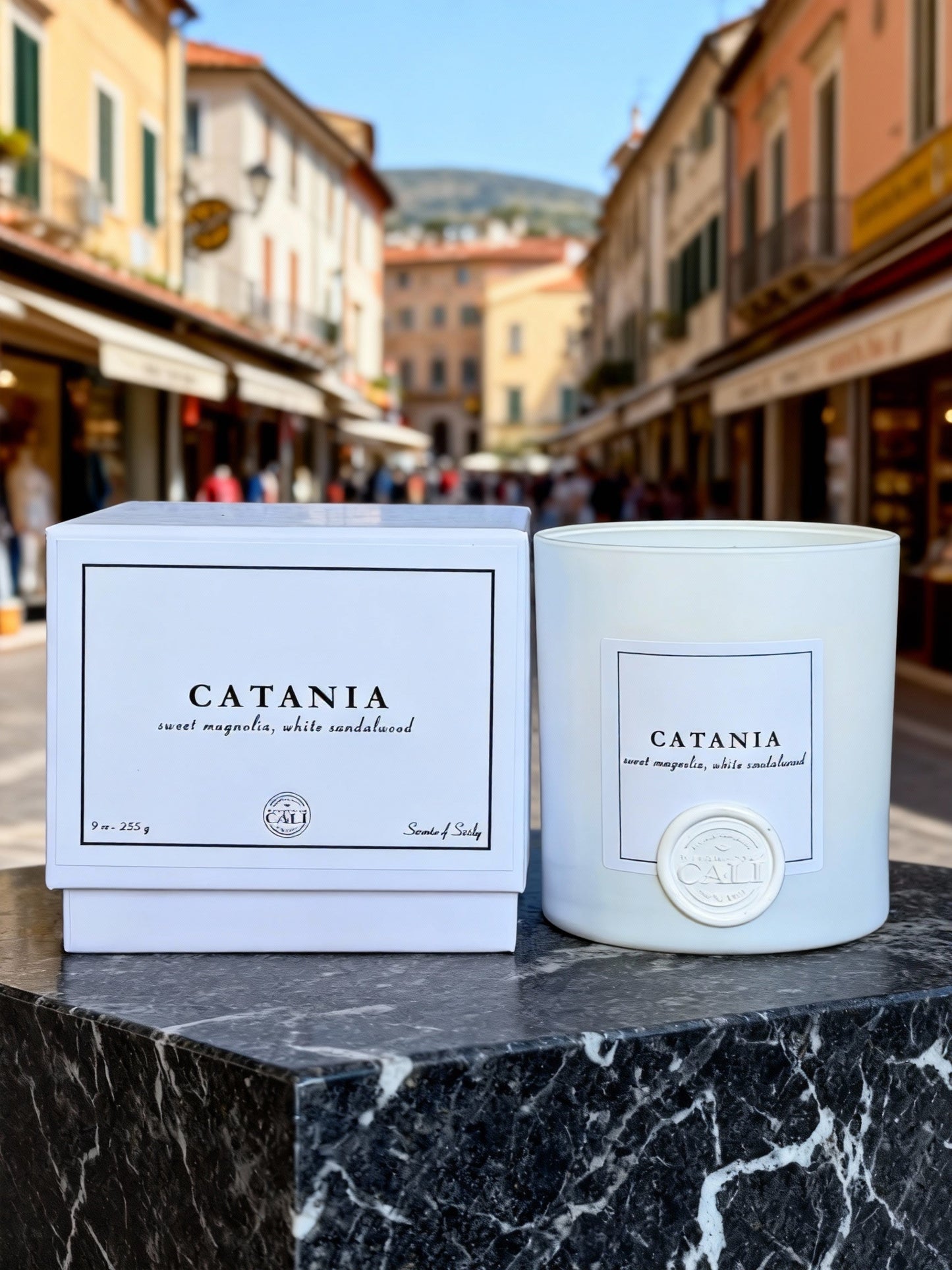Catania - 9 oz candle (sweet magnolia, white sandalwood)